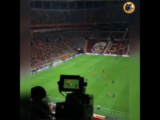 Как футбольные операторы следят за игрой