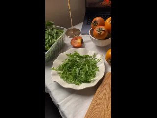 Рецепт салата с хурмой