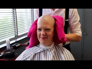 Womens barbershop HFDZK - SMOOTH SHAVE! And I was more nervous then the model! [Full haircut video]