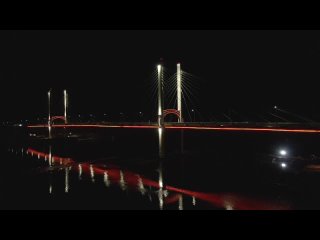 Красота — так можно описать ночную подсветку моста через Оку на М-12