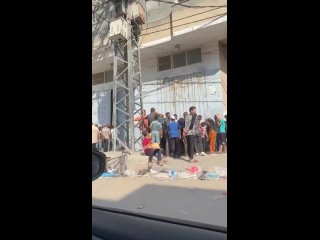 ️100s Of Palestinians Line Up For Bread In Gaza Strip - media