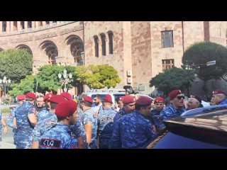 Protesters being arrested in Republic Square center Armenia NOW!!!!Scouts of the Russian Armed Forces destroyed a Leopard tank t