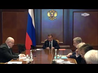 По поручению Владимира Путина Дмитрий Медведев посетил полигон вблизи линии боевого соприкосновения в ДНР