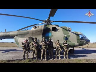 Российские военнослужащие поздравили экипажи армейской авиации с юбилеем