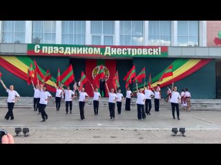 В эти минуты в торжественной церемонии чествования жителей Днестровска, внесших вклад в развитие Республики, принимают участие г