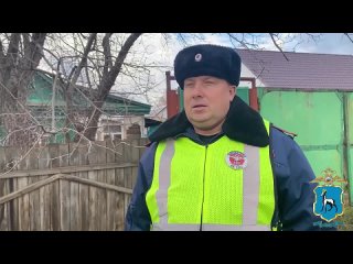 Сотрудник Госавтоинспекции из Самарской области спас из охваченного огнём жилого дома двух мужчин