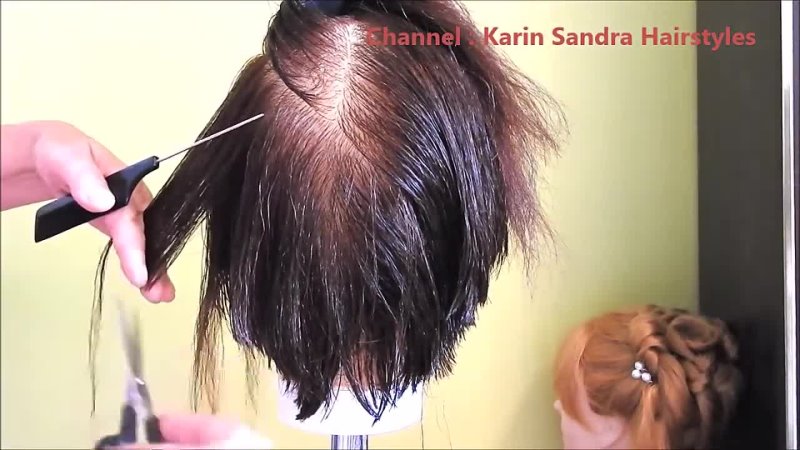 Karin Sandra Hairstyles Haircut tutorial Round layer haircut Short haircut with graduation (45 ) Short Bob