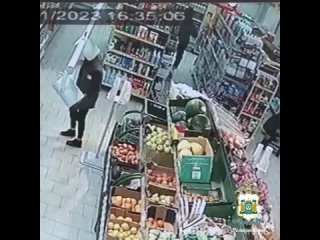 В Сургутском районе мужчина украл 13 флаконов шампуня