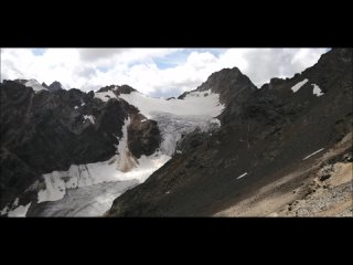 Виды с вершины Пик Академия на гребне горы Чегет. Водопад Азау. Август 24, 2023