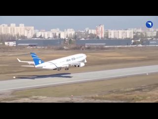 Опытный образец российского самолета Ил-96-400М впервые поднялся в воздух