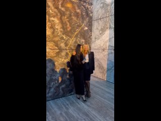 Кейт Мосс и Деми Мур на показе Saint Laurent в Париже