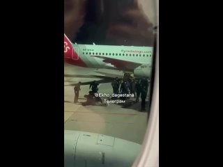 В аэропорту Махачкалы начались задержания погромщиков