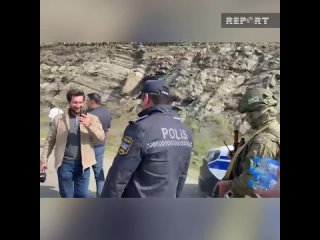 👮‍♀️ Азербайджанские полицейские раздали воду жителям Карабаха армянского происхождения.

В настоящее время наблюдаются определ
