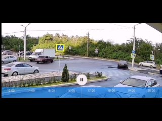 Вчера в ЖК «Озерки» водитель «Жигули» на большой скорости поворачивал налево, в результате машину занесло и она влетела под прип