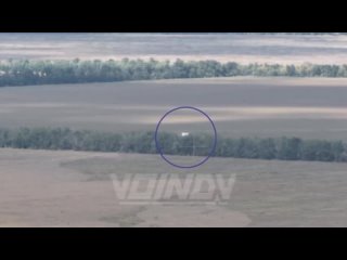 #СВО_Медиа #Воин_DV
Поражение миномётного расчёта ВСУ артиллерией 64 гвардейской мотострелковой бригады где-то к югу от Гуляйпол