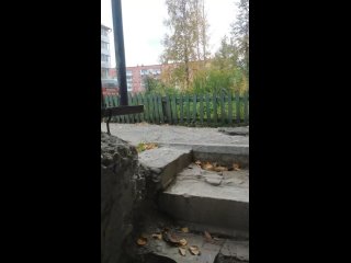 Видео от г. в районе 11 часов по МКД Свердлова, 50 и отсутствию отопления в 3 и 4 подъездах.