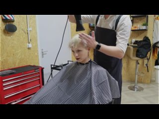 Womens barbershop HFDZK - MODEL GOES PLATINUM BLOND AND SUPER SHORT WITH CLIPPERS ｜ HOW TO CUT HAIR TUTORIAL ASMR