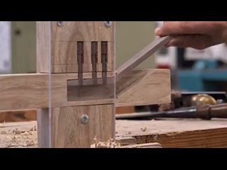 От удара ноги легко сломается же - Дэйви Джонс