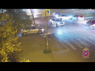 Два ДТП подряд случилось на перекрестке Еременко - Хользунова в Волгограде