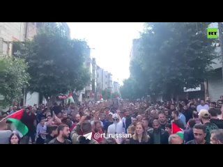 ️🆘🇯🇴🇮🇱En las ciudades palestinas de Hebrón (vídeo 1) y Ramallah (vídeo 2) se están produciendo protestas masivas en relación con