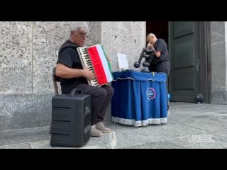 Toto Cutugno, i funerali a Milano Pupo e Gianni Morandi allultimo saluto ()