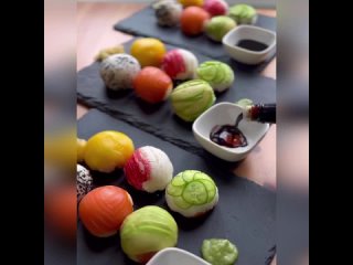 Ну просто Шикарная идея, как сделать суши дома. Получается очень красиво и оригинально! 🔥