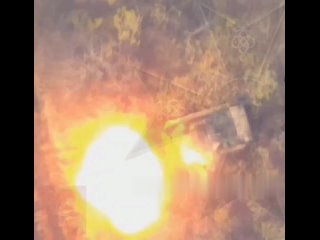 Защита уже не спасает: модифицированные дроны Ланцет начали уничтожать защищённую НАТОвскую техникуНа свежих кадрах такой