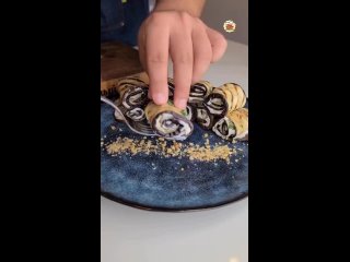 Рулетки из баклажанов с творожным сыром и орешками