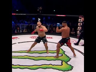 BELLATOR 299. . ‼️Сергей Билостенный отправляет в нокаут Касима Араса на проходящем сейчас турнире Bellator 299👍