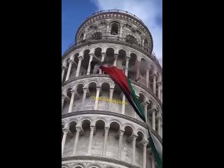 На Пизанской башне вывесили палестинский флаг