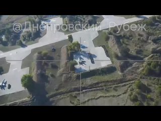 ️🇷🇺 Bon coup : un de nos drones a heurté un avion d’attaque Su-25 à 70 km du front sur l’aérodrome de Krivoï Rog