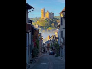 Шато де Нажак 🏰 Château de Najac— руины средневекового замк?