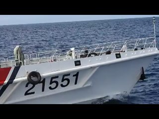 ⭐️Imágenes de un intento reciente de un barco de la Guardia Costera china🇨🇳 de expulsar a los buques de la Armada filipina🇵🇭 mie