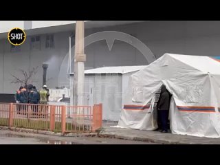 Спасатели продолжают разбирать завалы на месте обрушения дома в Астрахани
