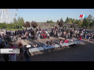 Воздушные гимнастки устроили шоу на колесе обозрения в парке Волгограда