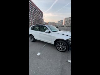 BMW X5 после небольшого ДТП