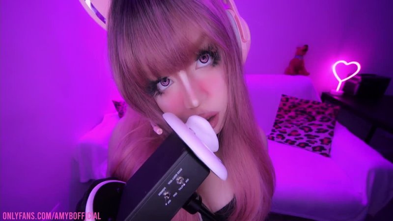 ASMR Amy B YOUR ROOMATE LICKS YOUR EARS ASMR Amy B youtuber, twitch streamer a NSFW videos on