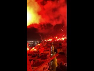 🇮🇱🇵🇸 Images infernales du nord de la bande de Gaza lors du bombardement d’hier : fumée et lueur des incendies, feux d’artifice a