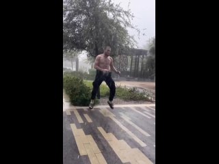Мераб Двалишвили тренируется под дождем