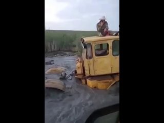 Любовь и правильные навыки всегда выведут машину на новый уровень, особенно сельскую, вот пример того как мужик так... (видео)