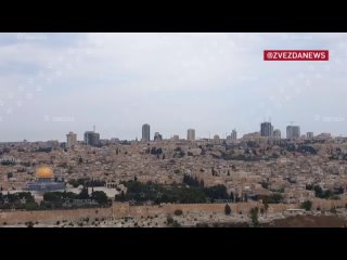 Очевидцы показали кадры с места падения ракеты в Восточном Иерусалиме
