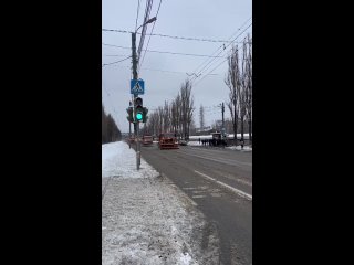 Город убирают от снега. Его выпало порядка 12 см.   Проезжие части к началу рабочего дня чистили автопоезда, благодаря... (видео)