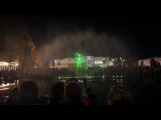 Прямая трансляция: театрализованное и лазерное шоу на фонтане в Ижевске в День Оружейника