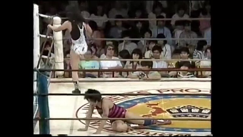 Noriyo Tateno vs. Itsuki Yamazaki (Jumping Bomb Angels) - AJW, 1986