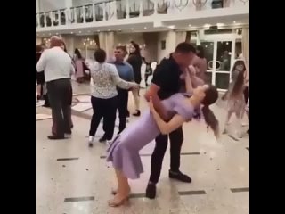 Семейный танец!