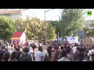 Thousands Rally in Portuguese Capital of Lisbon for Affordable Housing as Interest Rates & Rent Prices Surge