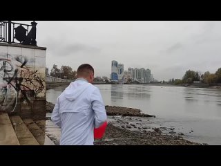 «Вонючие» шары принес общественник к Гордуме в Краснодаре

Виталий Черкасов накачал для депутатов шары «запахом канализации Куба