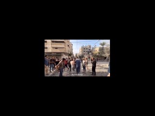 ️🇮🇱🇵🇸ISRAEL ESTADO GENOCIDA: Nueva masacre en el Barrio de Al-Nasr, civiles ayudan a los servicios de emergencias a rescatar a l