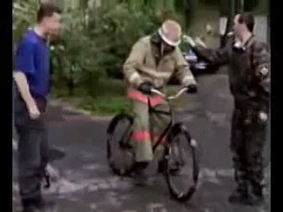 призрачный гонщик загорелся на велосипеде