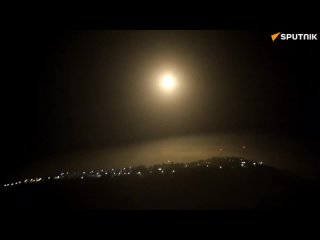 ️Sirens sound in the Miskav Am settlement, which coincided with the launch of flare bombs and a massive flight of Israeli warpla